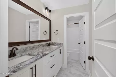 Bath - 437 Woodlawn St, Evans, GA 30809 photo 2 of 6