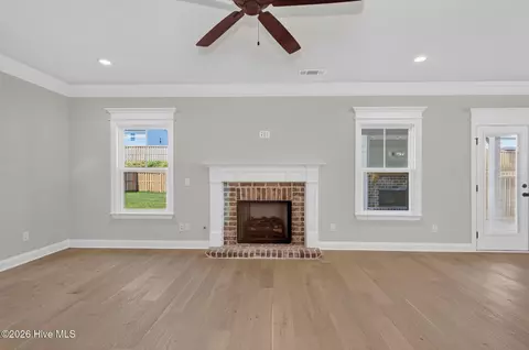 Living - 437 Woodlawn St, Evans, GA 30809 photo 2 of 3
