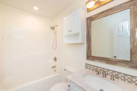 Bath - 3771 Boulder Trl, Martinez, GA 30907 photo 5 of 6