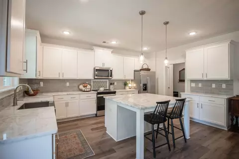 Kitchen - 3464 Hilltop Trl, Evans, GA 30809 photo 5 of 9