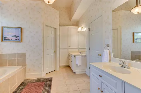 Bath - 3502 Greenway Dr, Evans, GA 30809 photo 4 of 7