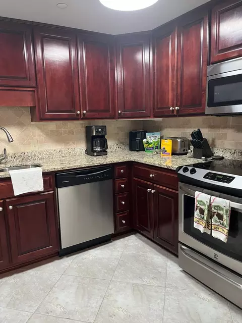 Kitchen - 1 7th St #1105, Augusta, GA 30901 photo 2 of 5
