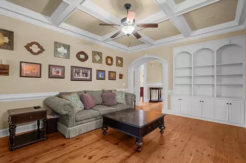 Living - 2516 Laurel Dr, Evans, GA 30809 photo 2 of 3