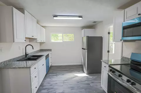 Kitchen - 2154 Bayvale Rd, Augusta, GA 30909 photo 4 of 5