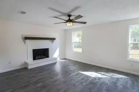 Living - 2154 Bayvale Rd, Augusta, GA 30909 photo 5 of 5