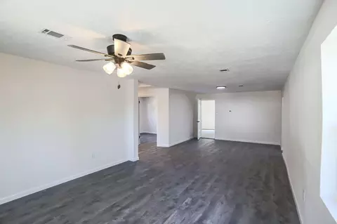 Living - 2154 Bayvale Rd, Augusta, GA 30909 photo 2 of 5