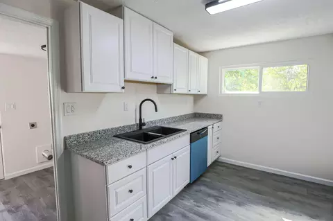 Kitchen - 2154 Bayvale Rd, Augusta, GA 30909 photo 2 of 5