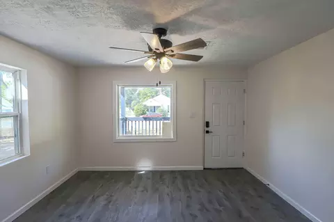 Living - 2154 Bayvale Rd, Augusta, GA 30909 photo 4 of 5