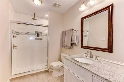 Bath - 2015 Bridgewater Dr, Augusta, GA 30907 photo 2 of 4
