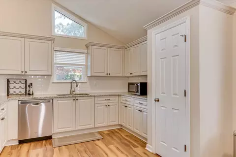 Kitchen - 2015 Bridgewater Dr, Augusta, GA 30907 photo 1 of 3