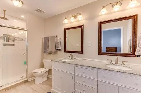 Bath - 2015 Bridgewater Dr, Augusta, GA 30907 photo 1 of 4