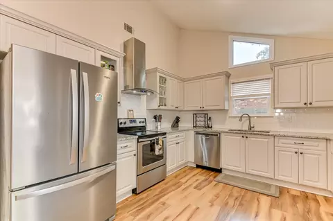 Kitchen - 2015 Bridgewater Dr, Augusta, GA 30907 photo 2 of 3