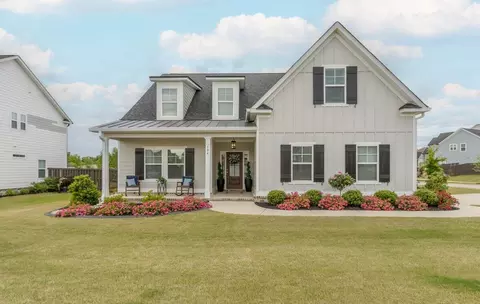 504 Oakley Grove Cir, Evans, GA 30809