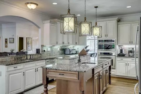 Kitchen - 645 Emerald Xing, Evans, GA 30809 photo 5 of 6