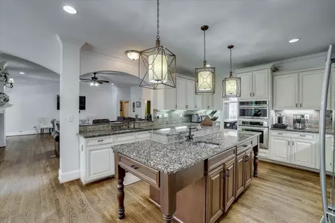 Kitchen - 645 Emerald Xing, Evans, GA 30809 photo 4 of 6