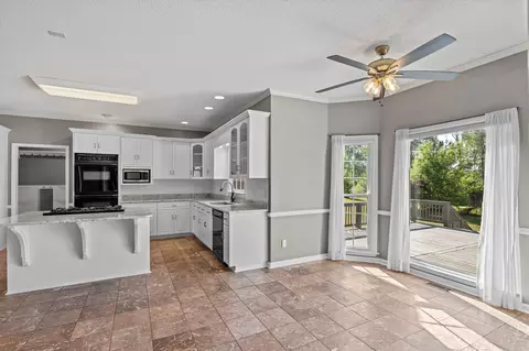 Kitchen - 4854 Hereford Farm Rd, Evans, GA 30809 photo 6 of 6