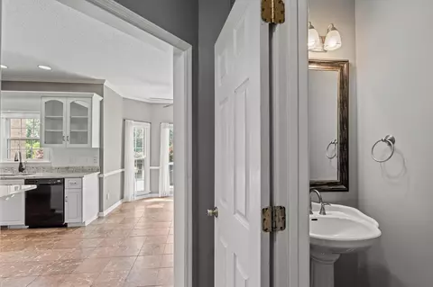 Entry Way - 4854 Hereford Farm Rd, Evans, GA 30809 photo 3 of 4