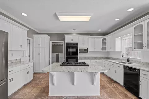 Kitchen - 4854 Hereford Farm Rd, Evans, GA 30809 photo 2 of 6