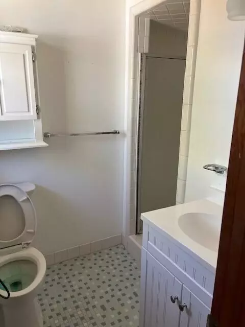 Bath - 218 Stephens Rd, Martinez, GA 30907 photo 2 of 2