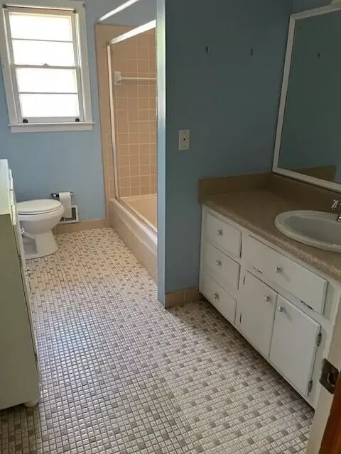Bath - 218 Stephens Rd, Martinez, GA 30907 photo 1 of 2