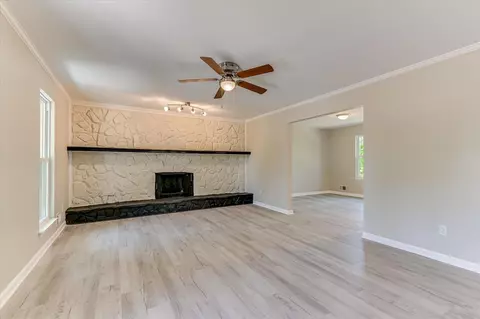 Living - 4599 Hickory Dr, Evans, GA 30809 photo 5 of 7