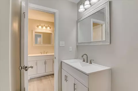 Bath - 4599 Hickory Dr, Evans, GA 30809 photo 4 of 8