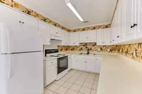 Kitchen - 3009 Mabus Dr, Augusta, GA 30909 photo 3 of 4