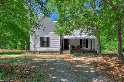 1265 Gills Point Rd, Tignall, GA 30668