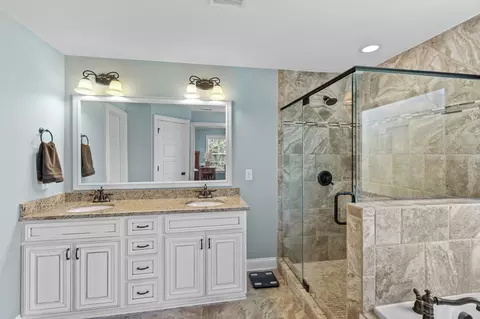 Bath - 845 Glencoe Way, Evans, GA 30809 photo 2 of 6