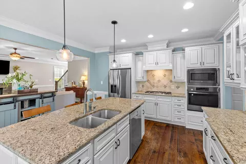 Kitchen - 845 Glencoe Way, Evans, GA 30809 photo 3 of 5