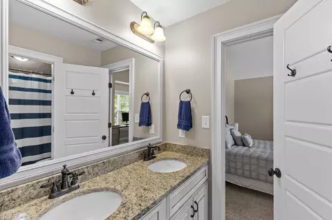 Bath - 845 Glencoe Way, Evans, GA 30809 photo 5 of 6