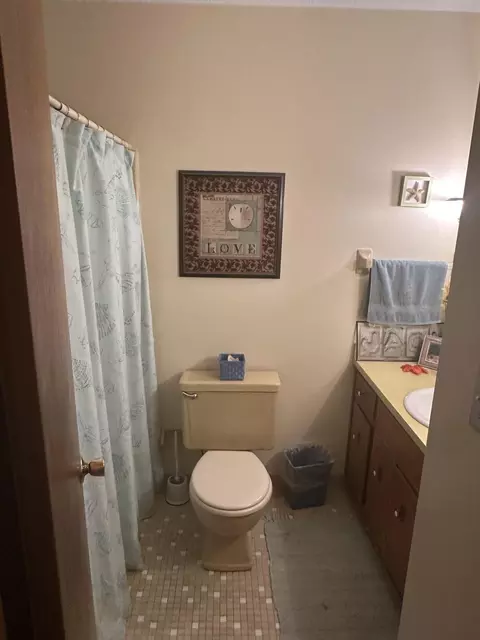 Bath - 340 Oakleaf Ct, Martinez, GA 30907 photo 3 of 3