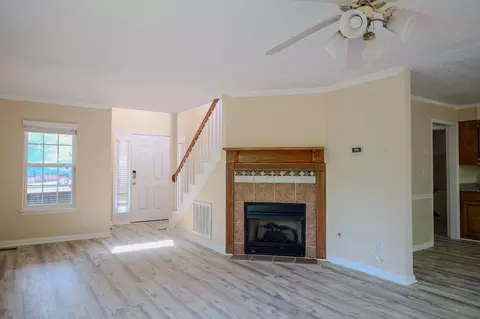 Living - 312 Scarlett Ct, Evans, GA 30809 photo 3 of 4