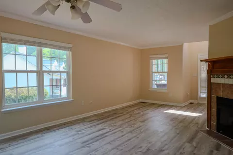Living - 312 Scarlett Ct, Evans, GA 30809 photo 4 of 4