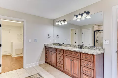 Bath - 514 Hardwick Ct, Evans, GA 30809 photo 4 of 9