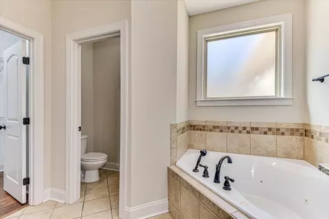 Bath - 514 Hardwick Ct, Evans, GA 30809 photo 2 of 9