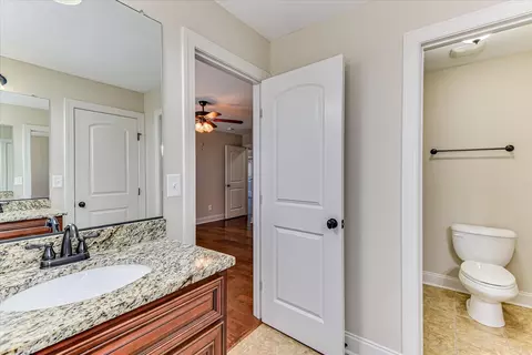 Bath - 514 Hardwick Ct, Evans, GA 30809 photo 7 of 9