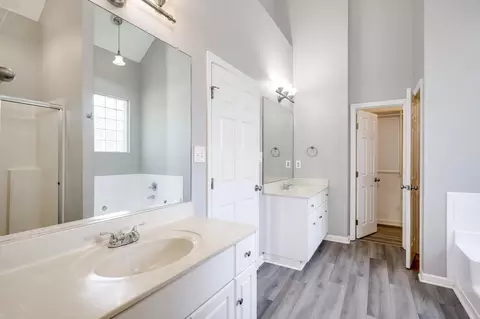 Bath - 4465 Andover Dr, Evans, GA 30809 photo 2 of 4