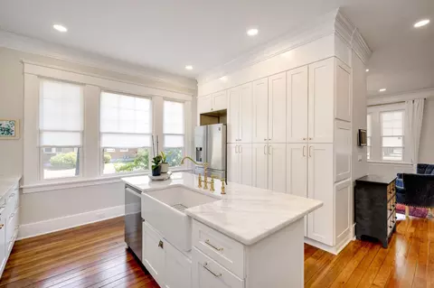 Kitchen - 2403 Wrightsboro Rd, Augusta, GA 30904 photo 4 of 5
