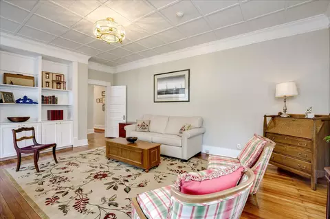 Living - 2403 Wrightsboro Rd, Augusta, GA 30904 photo 7 of 10