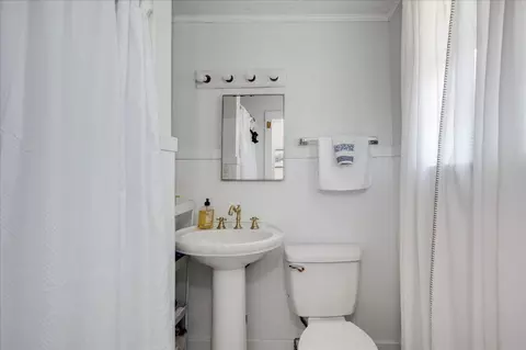 Bath - 2403 Wrightsboro Rd, Augusta, GA 30904 photo 6 of 6