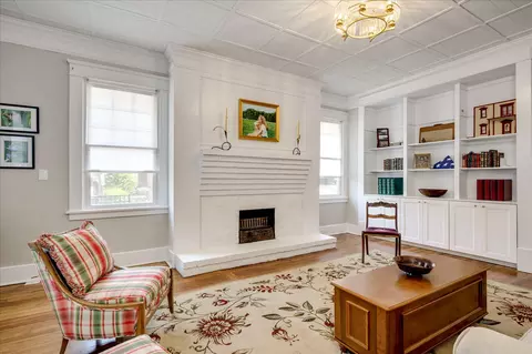 Living - 2403 Wrightsboro Rd, Augusta, GA 30904 photo 6 of 10