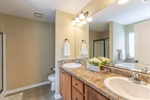 Bath - 816 Oshields Ct, Augusta, GA 30907 photo 2 of 5