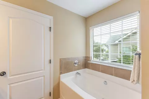 Bath - 816 Oshields Ct, Augusta, GA 30907 photo 4 of 5