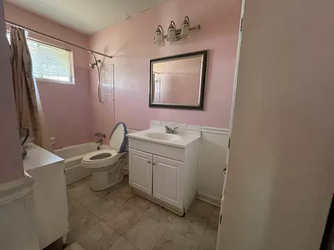 Bath - 3014 Arcadia Ct, Augusta, GA 30906 photo 1 of 2