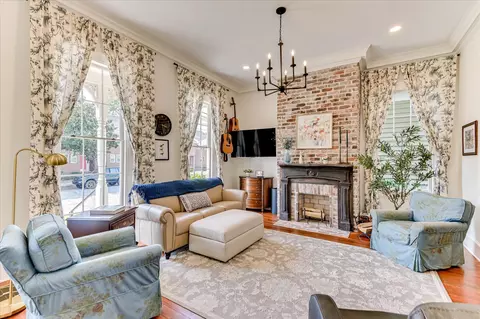 Living - 416 3rd St, Augusta, GA 30901 photo 2 of 5