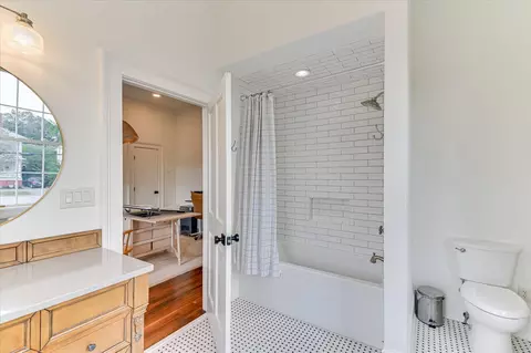 Bath - 416 3rd St, Augusta, GA 30901 photo 5 of 6