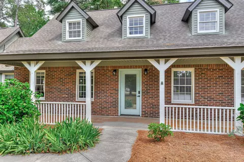 135 Lake Bluff Dr, Waynesboro, GA 30830