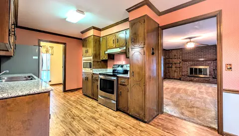 Kitchen - 4760 Maple Spring Ct, Martinez, GA 30907 photo 6 of 7