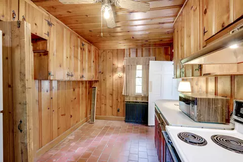 Kitchen - 3012 Walton Way, Augusta, GA 30909 photo 3 of 3